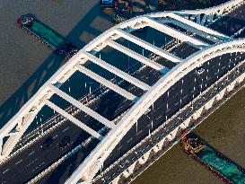 Coal Carriers Sail on The Beijing-Hangzhou Grand Canal