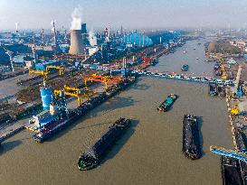 Coal Carriers Sail on The Beijing-Hangzhou Grand Canal