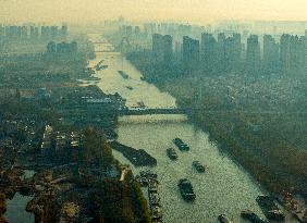 Coal Carriers Sail on The Beijing-Hangzhou Grand Canal