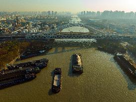 Coal Carriers Sail on The Beijing-Hangzhou Grand Canal