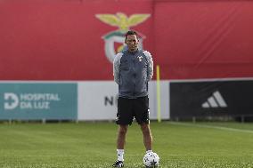 Benfica training