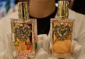 Dolce & Gabbana Personalises Perfume Packaging In Mexico
