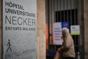 Press Visit To CRCM At Necker Hospital - Paris