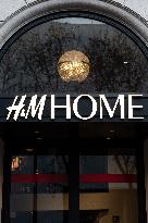 Illustration H&M home logo