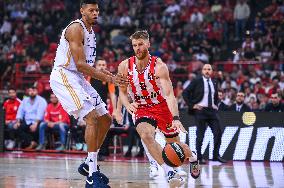 Olympiacos Piraeus v Real Madrid - Turkish Airlines EuroLeague