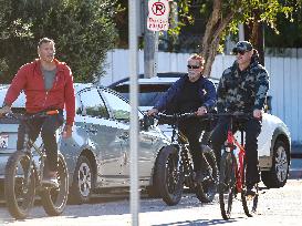 Arnold Schwarzenegger Morning Cycling - LA