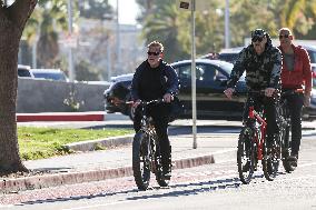 Arnold Schwarzenegger Morning Cycling - LA