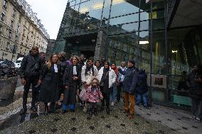 Victims of the ‘Vies de Paris’ association at the industrial tribunal - Paris