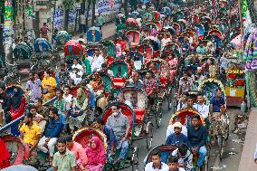 Dhaka Roads Clogged With Rickshaws
