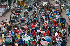 Dhaka Roads Clogged With Rickshaws