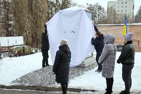 Monument to Ukrainian serviceman executed by Russian soldiers in Kyiv