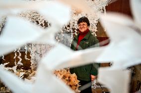 Making winter camouflage netting in Zaporizhzhia