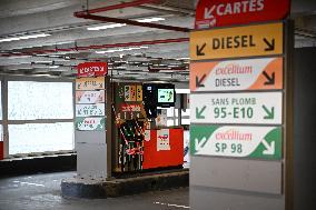 TotalEnergies Service Station Closed - Paris