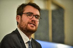 Press Conference On A Food Waste Collection And Recycling Plan - Paris