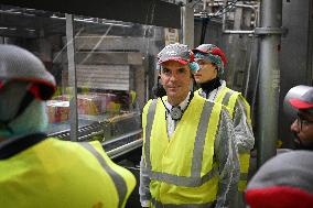 Veran Visits Coca-Cola Bottle Production - Essonne