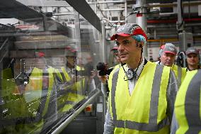 Veran Visits Coca-Cola Bottle Production - Essonne