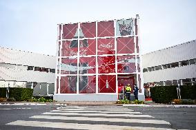 Veran Visits Coca-Cola Bottle Production - Essonne