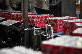 Veran Visits Coca-Cola Bottle Production - Essonne