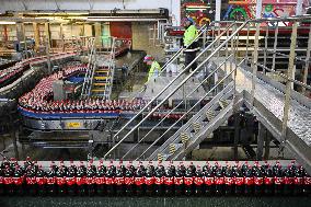 Veran Visits Coca-Cola Bottle Production - Essonne