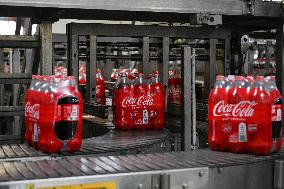 Veran Visits Coca-Cola Bottle Production - Essonne