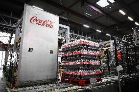 Veran Visits Coca-Cola Bottle Production - Essonne