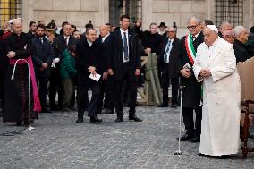 Pope Francis Visits Virgin Mary Statue Near Spanish Steps in Rome