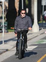 Arnold Schwarzenegger Biking - LA