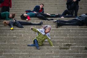 Artists perform in favor of Palestine and against Israel's attack on Gaza - Barcelona