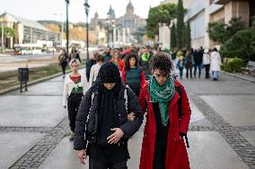 Artists perform in favor of Palestine and against Israel's attack on Gaza - Barcelona