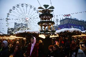 Daily Life In Katowice Before Christmas