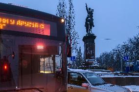 Dismantling A Monument To Mykola Schors, A One Of The Soviet Bolshevik Military Commanders During The Soviet-ukrainian War Of 19