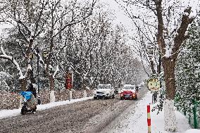 Heavy Snow Hit Central And Eastern China