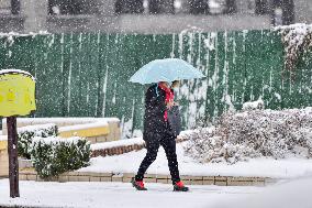 Heavy Snow Hit Central And Eastern China