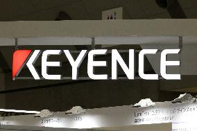 Keyence signage and logo