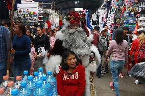 Santa Claus Celebrate Christmas Eve