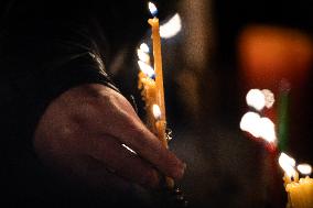 Jewish groups hold menorah lighting to call for a ceasefire in Gaza