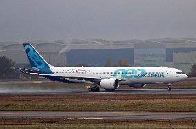 test flight of a Airbus A330-941 in Toulouse