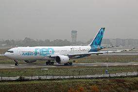 test flight of a Airbus A330-941 in Toulouse