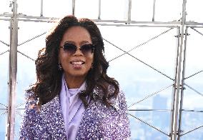 The Cast Of The Color Purple Visit the Empire State Building - NYC