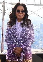 The Cast Of The Color Purple Visit the Empire State Building - NYC