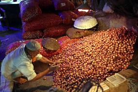India's Onion Export Ban Hits Neighbouring Countries - Dhaka