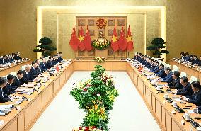 VIETNAM-HANOI-XI JINPING-PM-MEETING