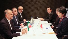 Japan, Iran foreign ministers in Geneva