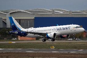 Second test flight of a Kuwait Airways Airbus A320-251N in Toulouse