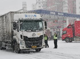 Snow Traffic in Handan