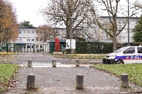 A 12-Year-Old Schoolgirl Threatened Her Teacher With A Knife - Rennes