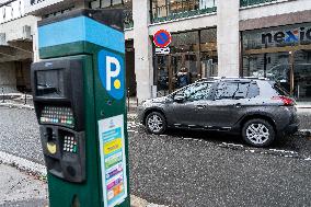 Tripling Of Parking Prices For SUVs - Paris