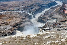 The Yellow River Hukou Waterfall Scenery in Yan 'an