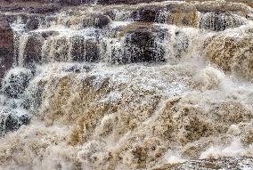 The Yellow River Hukou Waterfall Scenery in Yan 'an