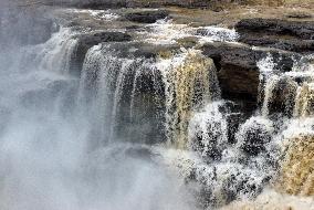 The Yellow River Hukou Waterfall Scenery in Yan 'an